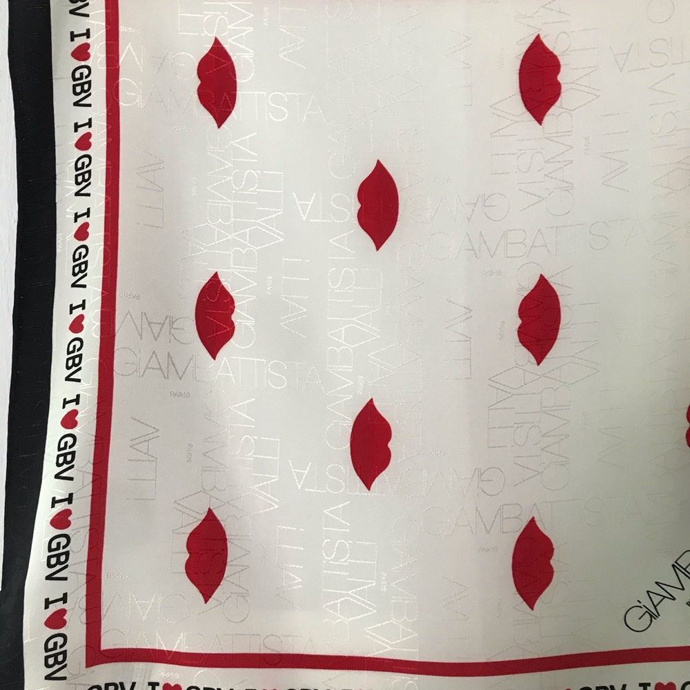 GIAMBATTISTA VALLI X H&M RED LIP PRINT 100% SILK NECKERCHIEF NWT - Picture 8 of 9
